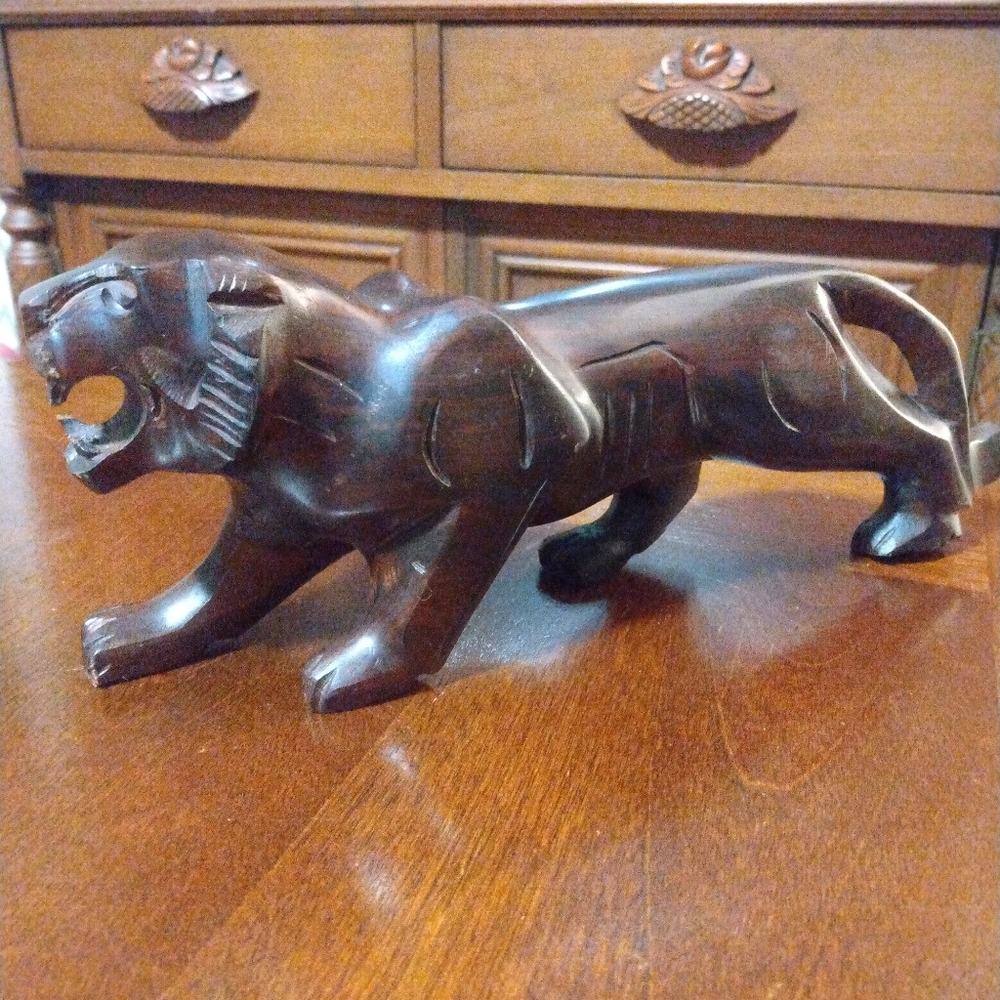 VTG Hand Carved Hardwood, Tiger on the Prowl